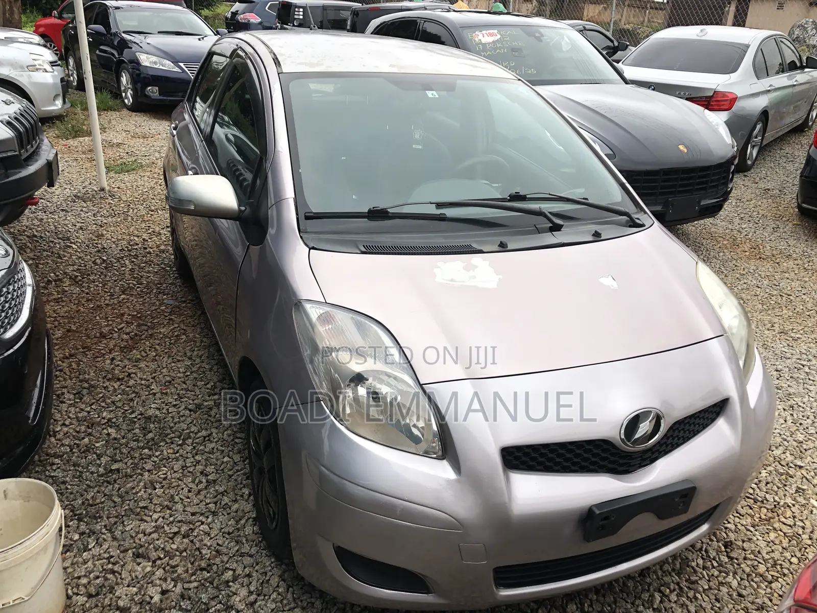 Toyota Vitz 1.0 FWD 3dr 2010 Matt Black