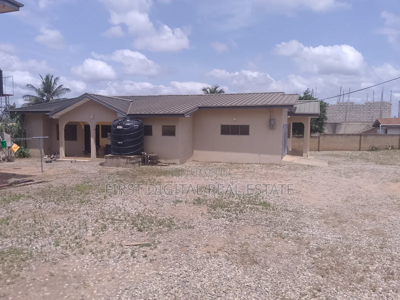 4 Bedroom Self Compound for Commercial Rent Obom Roadside