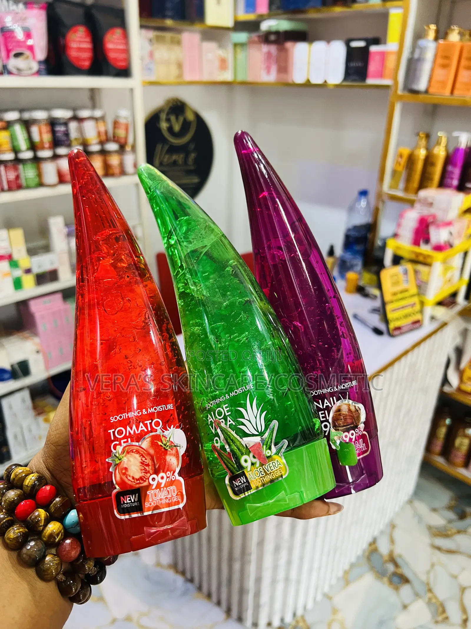 Aloe Vera, Tomato And Snail Gel