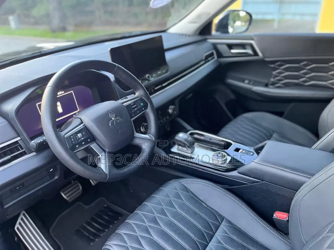 Mitsubishi Outlander 2025 Black