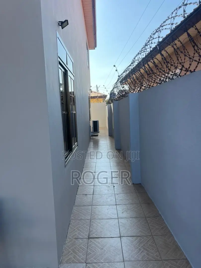4bdrm House in Ashongman Estate for sale