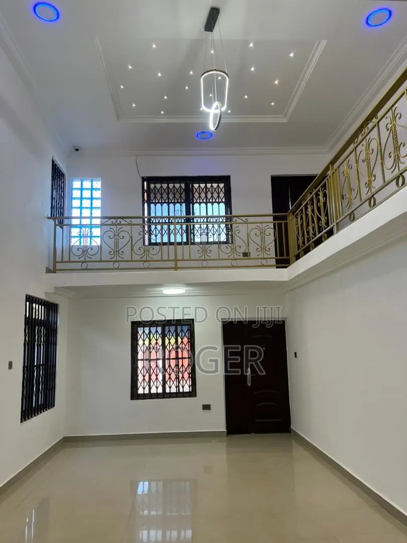 4bdrm House in Ashongman Estate for sale