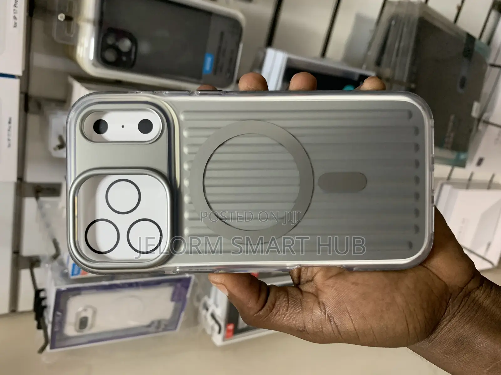 iPhone 17 Pro Max Iridescent Case