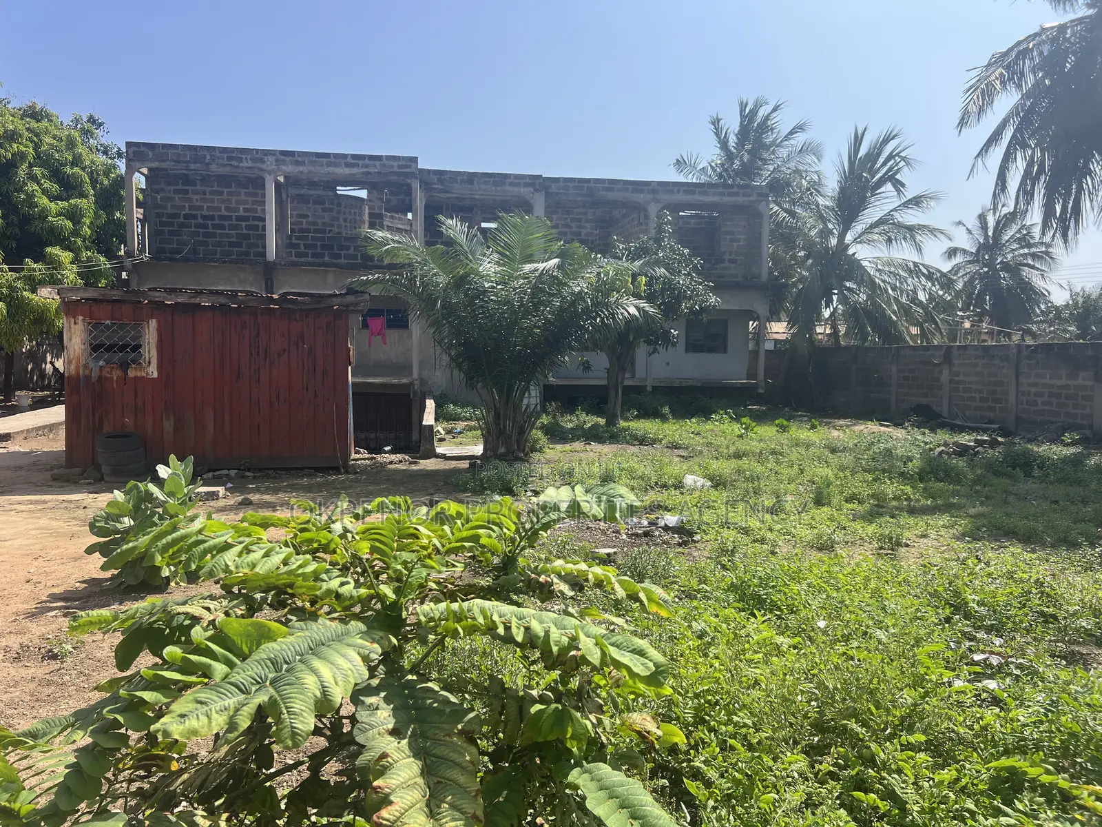 6bdrm House in Lashibi, Accra Metropolitan for sale