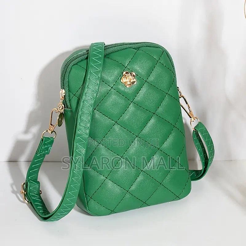 Quilted Crossbody Mini Bag – Elegant Compact Shoulder Purse