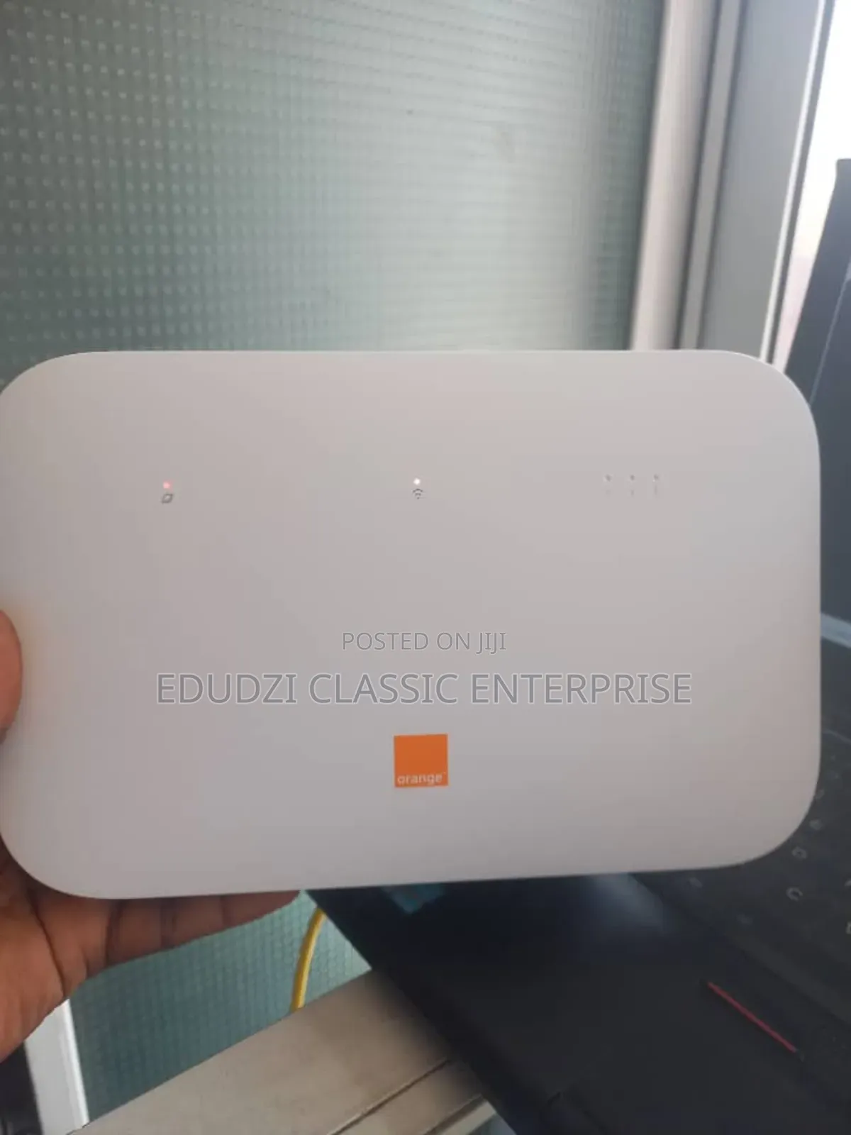 Best 4g Universal Orange Flybox Router 55664.