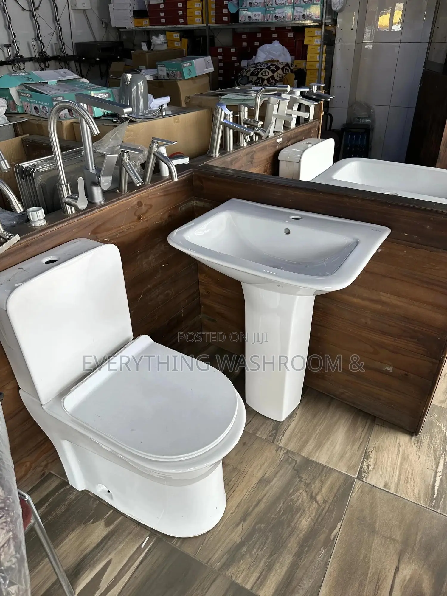 Master Bed Wc Basin_water Closet_wash Hand Basin_executive