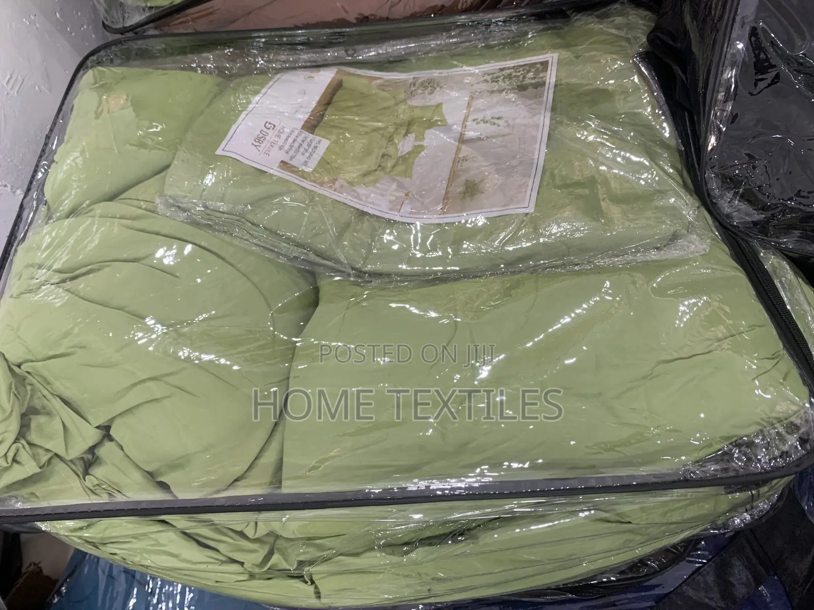 7 Pieces Lemon Green Duvet Set for Home and Hotel Room Service