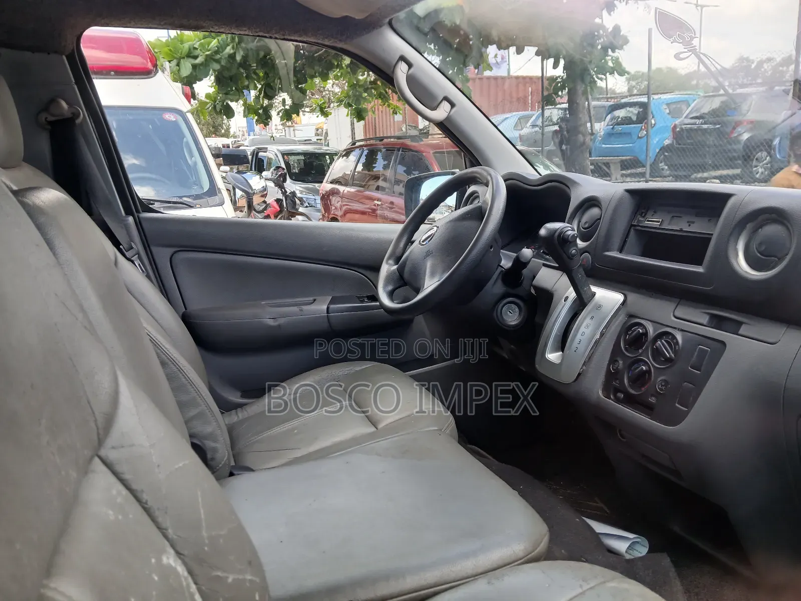 Nissan Caravan (Urvan) 2010 Grey