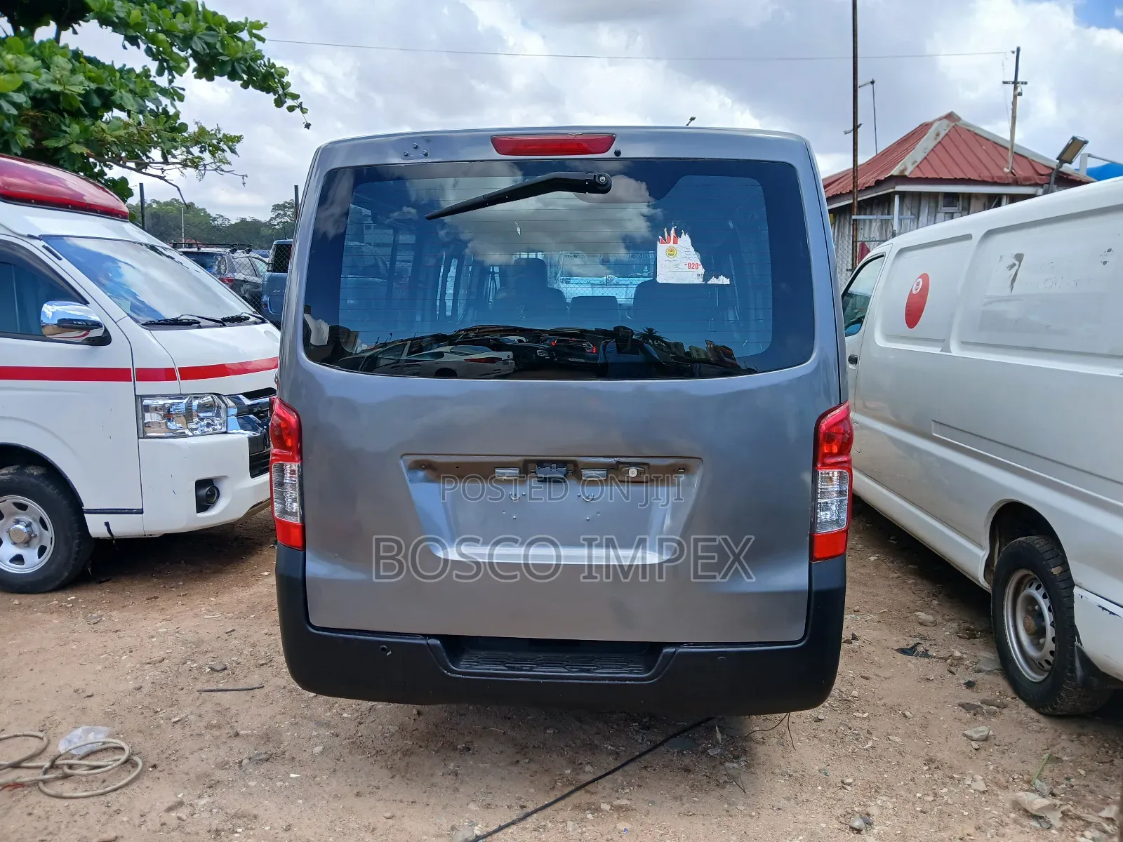 Nissan Caravan (Urvan) 2010 Grey
