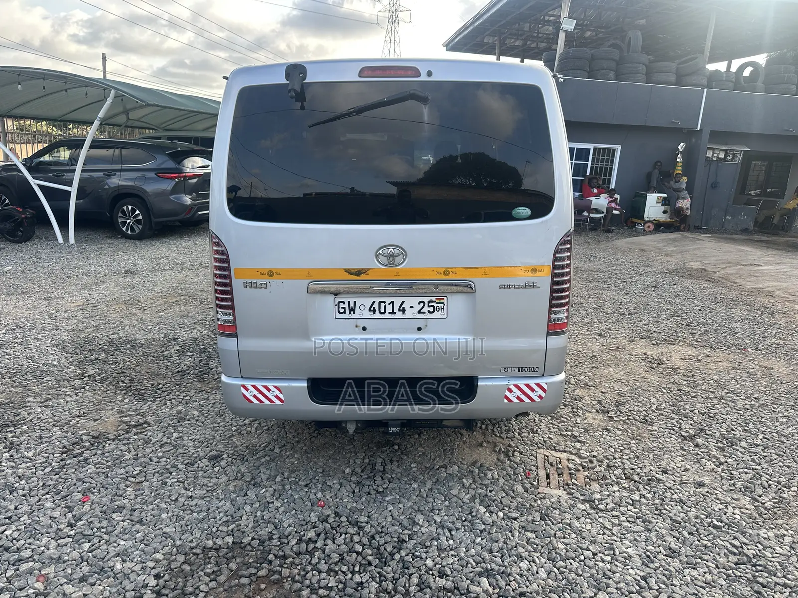 Toyota HiAce 2014 Silver