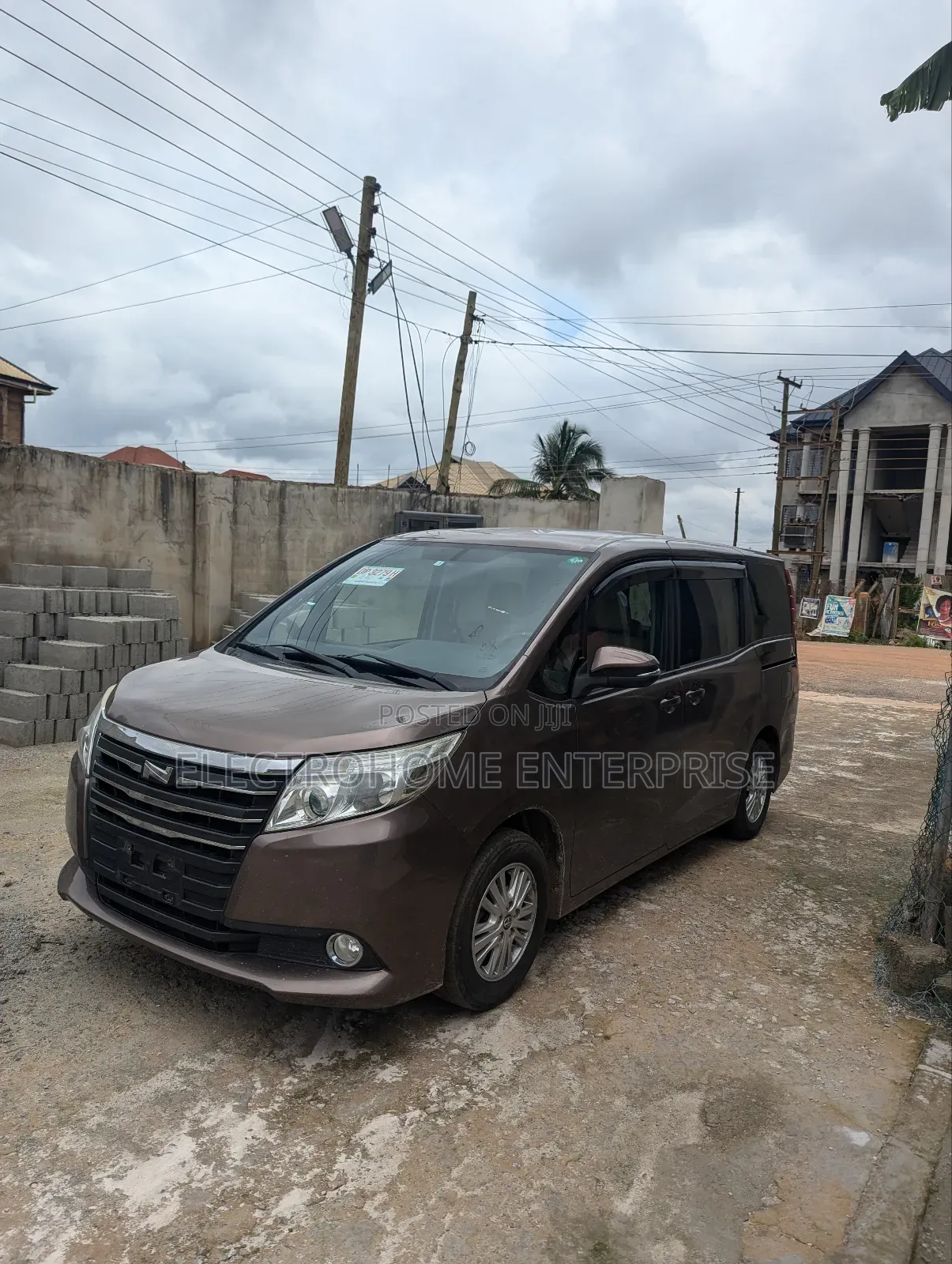 Toyota Noah 2015 Brown