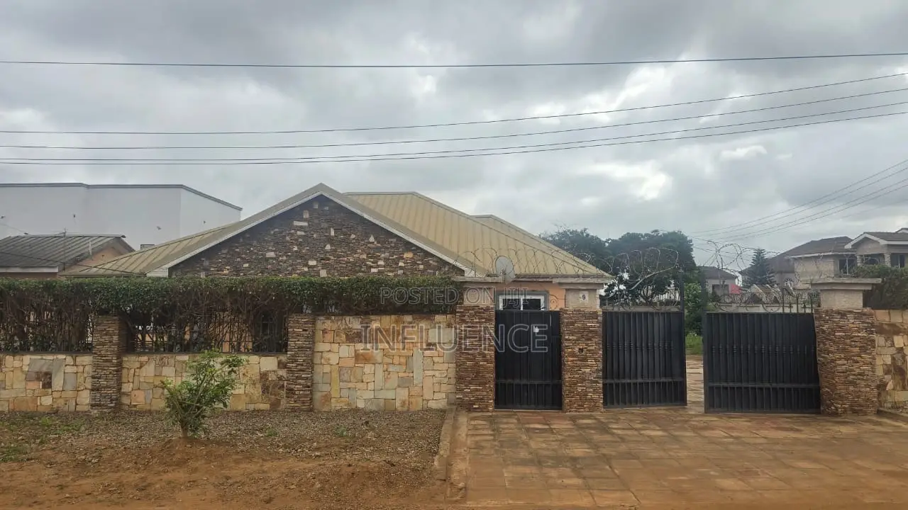 4bdrm House in Botwe, East Legon for sale