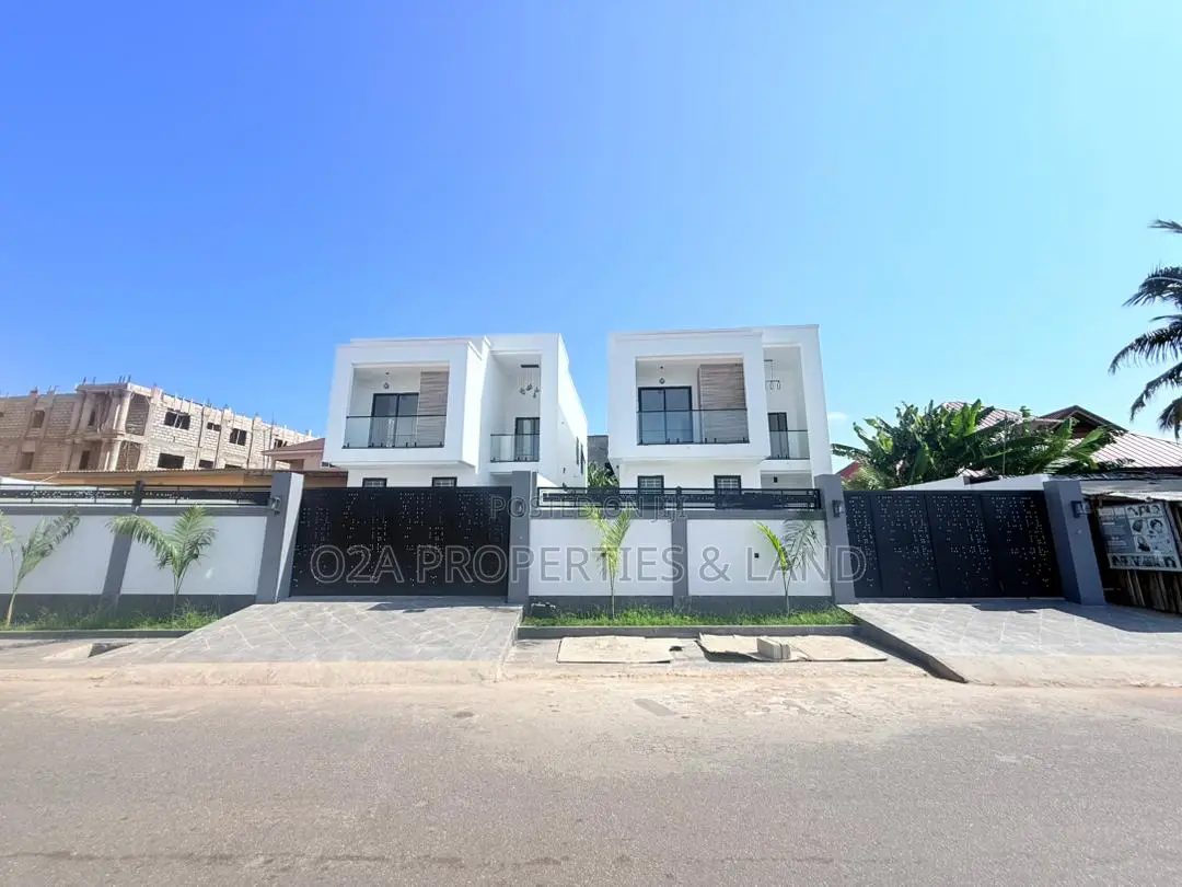 4bdrm House in Sakumono for sale