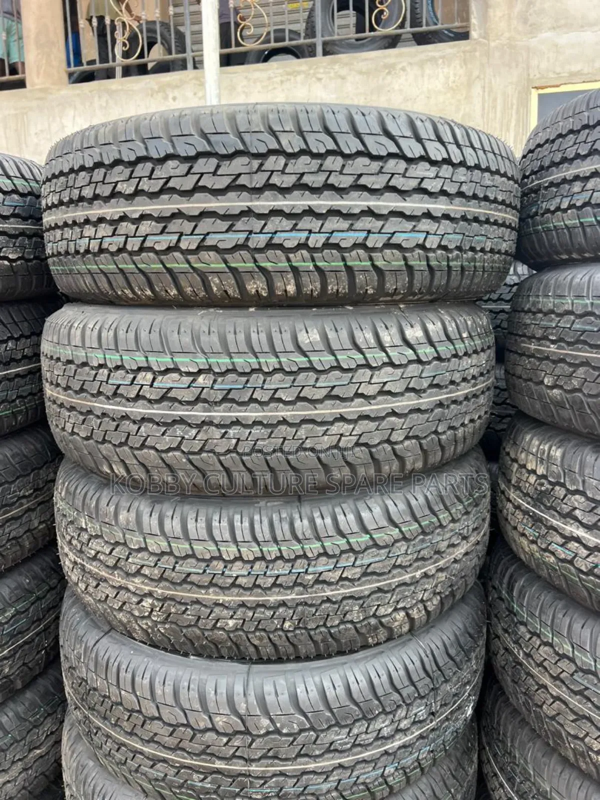 Original Dunlop 265/60r18 Tyres Available For All Cars