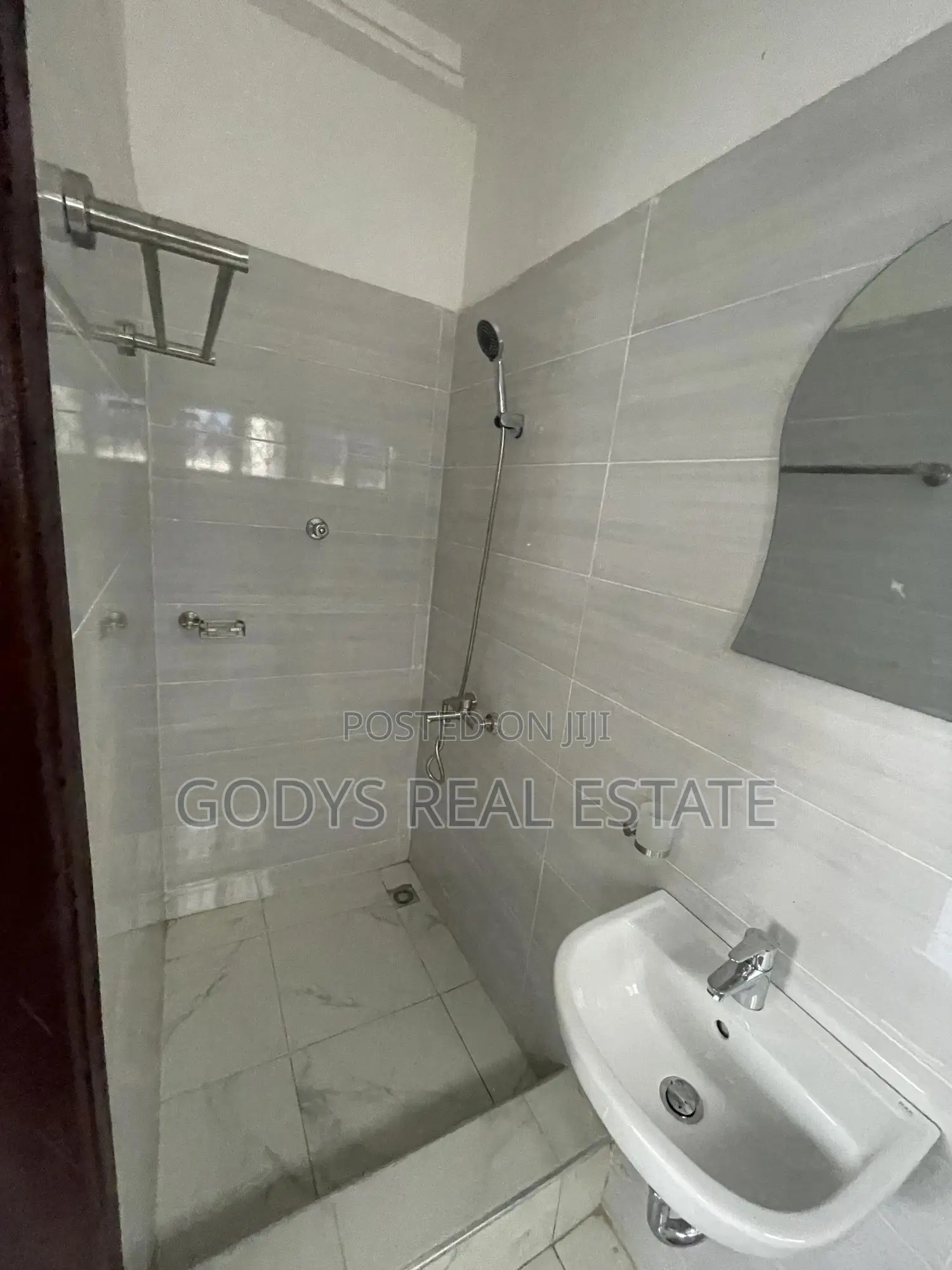 3bdrm Duplex in Godys, Oyarifa for sale