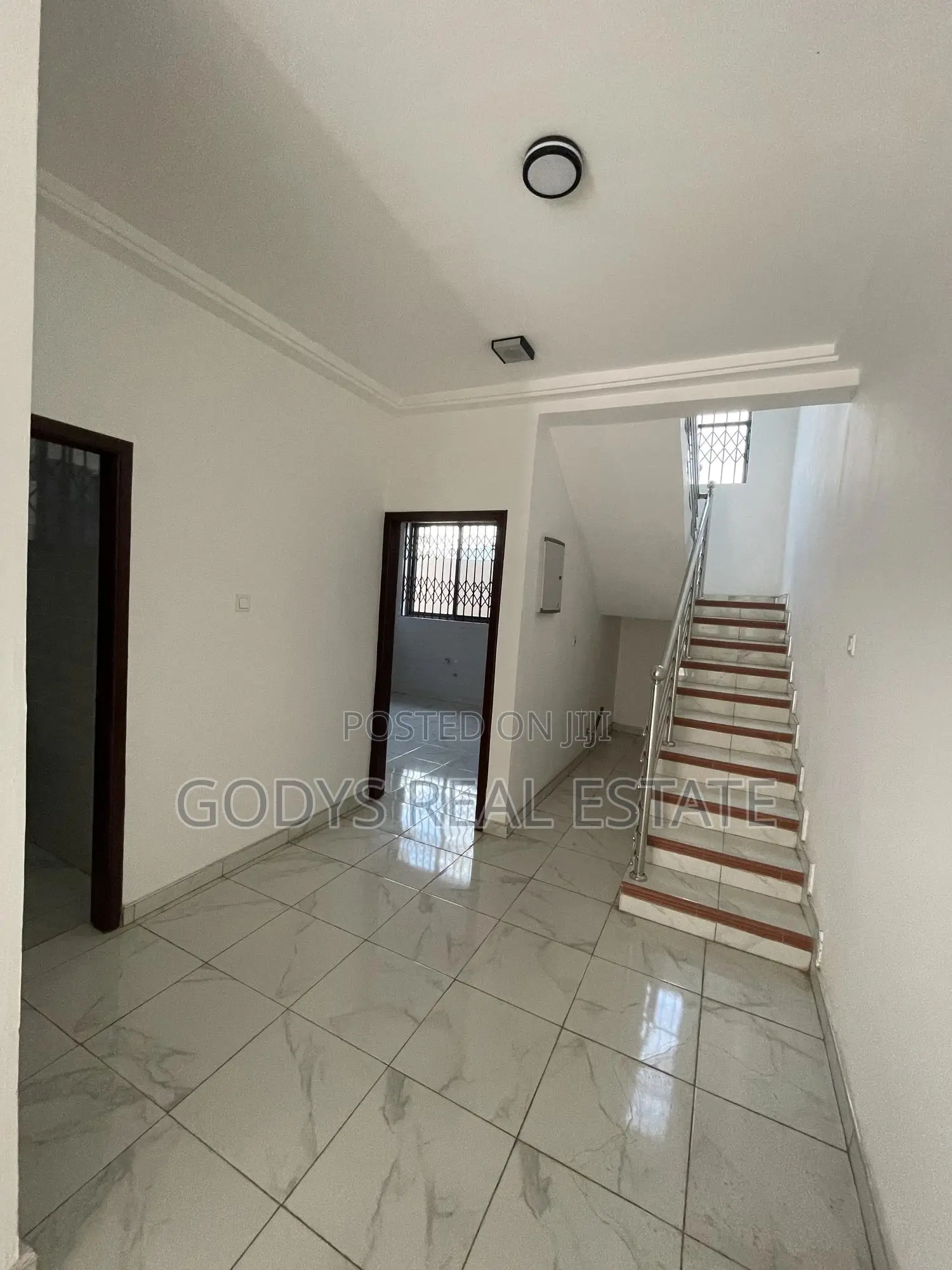 3bdrm Duplex in Godys, Oyarifa for sale
