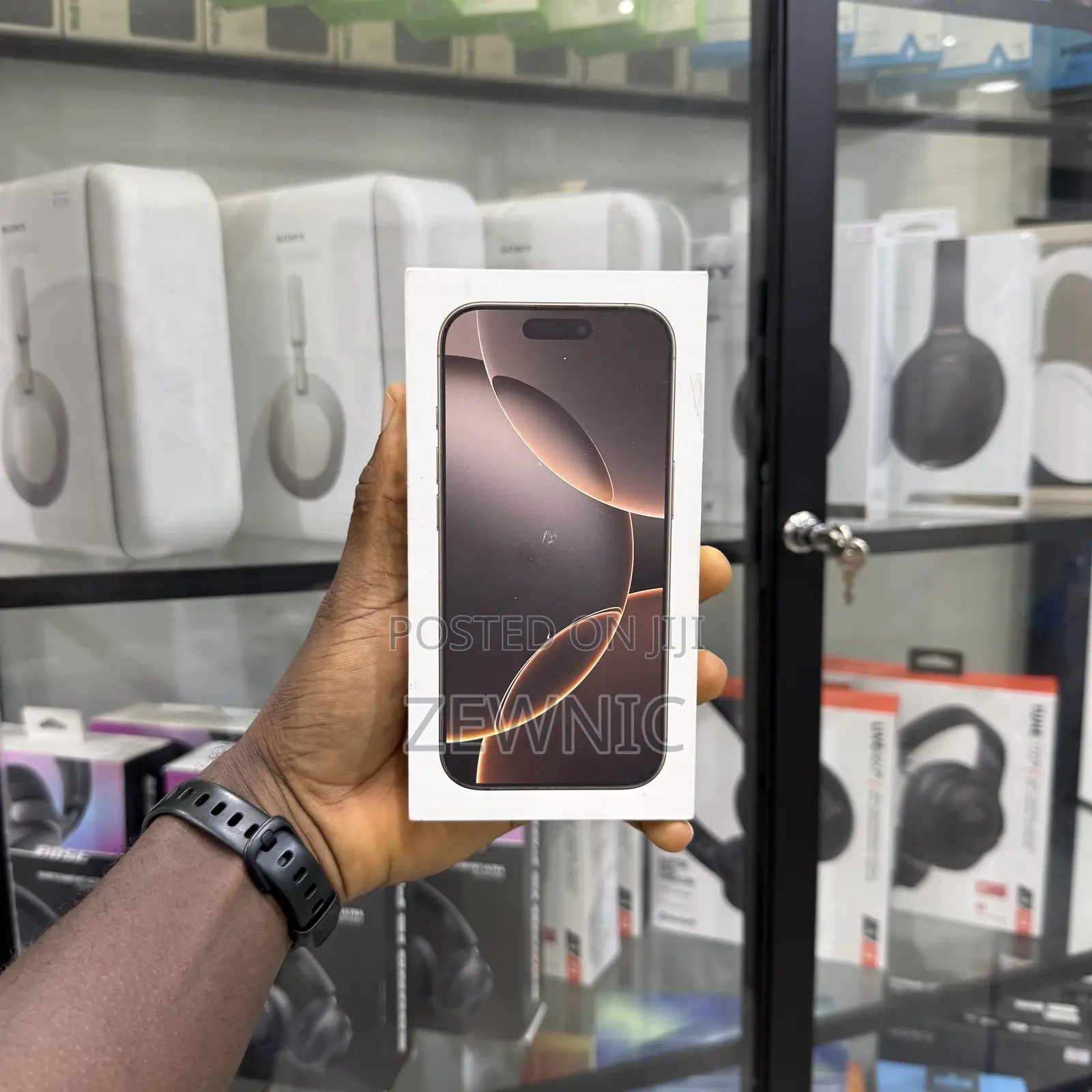 New Apple iPhone 16 Pro 128 GB Gold