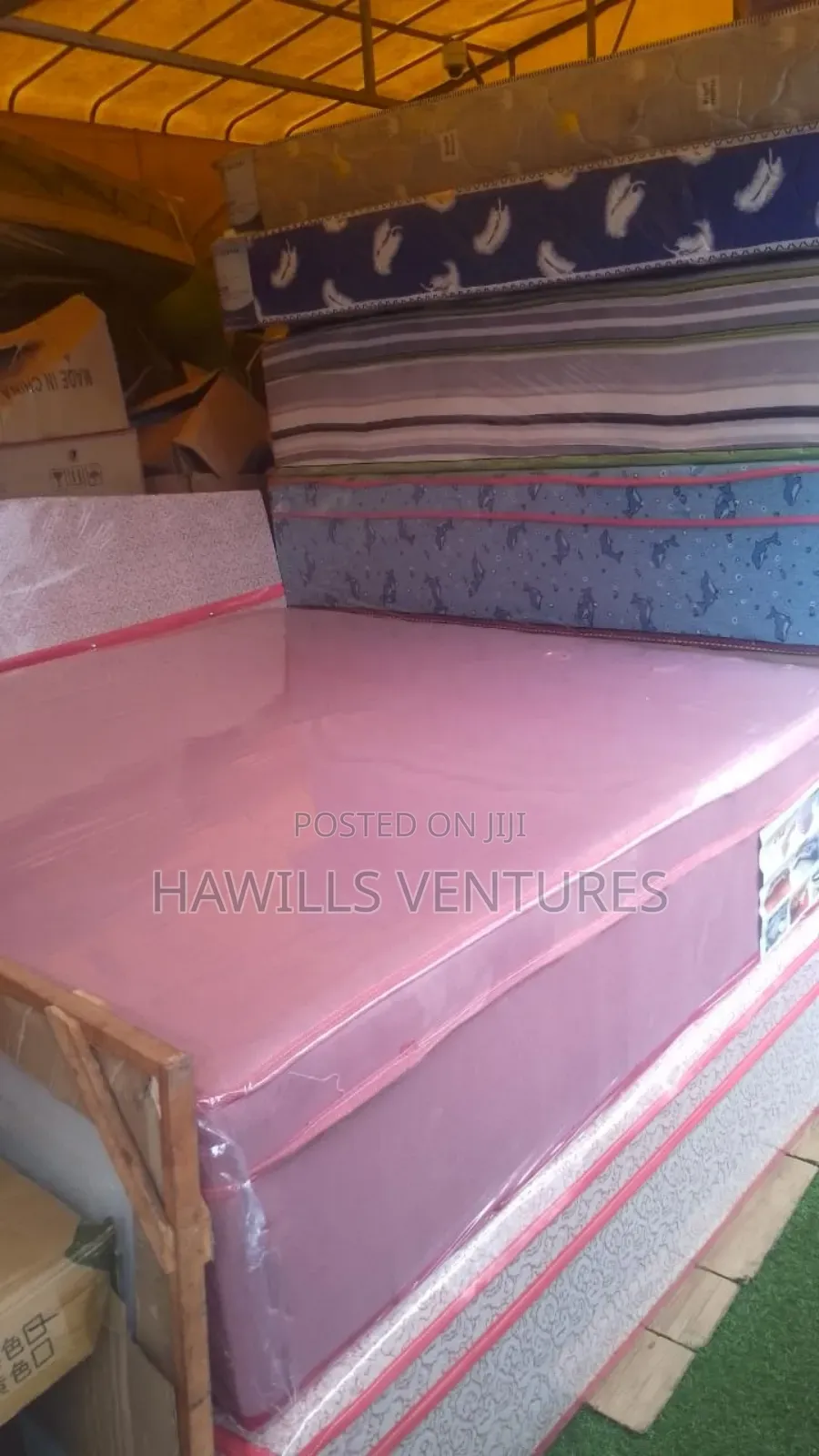 Queen Size Inbuilt Bed Wiyh Mattress
