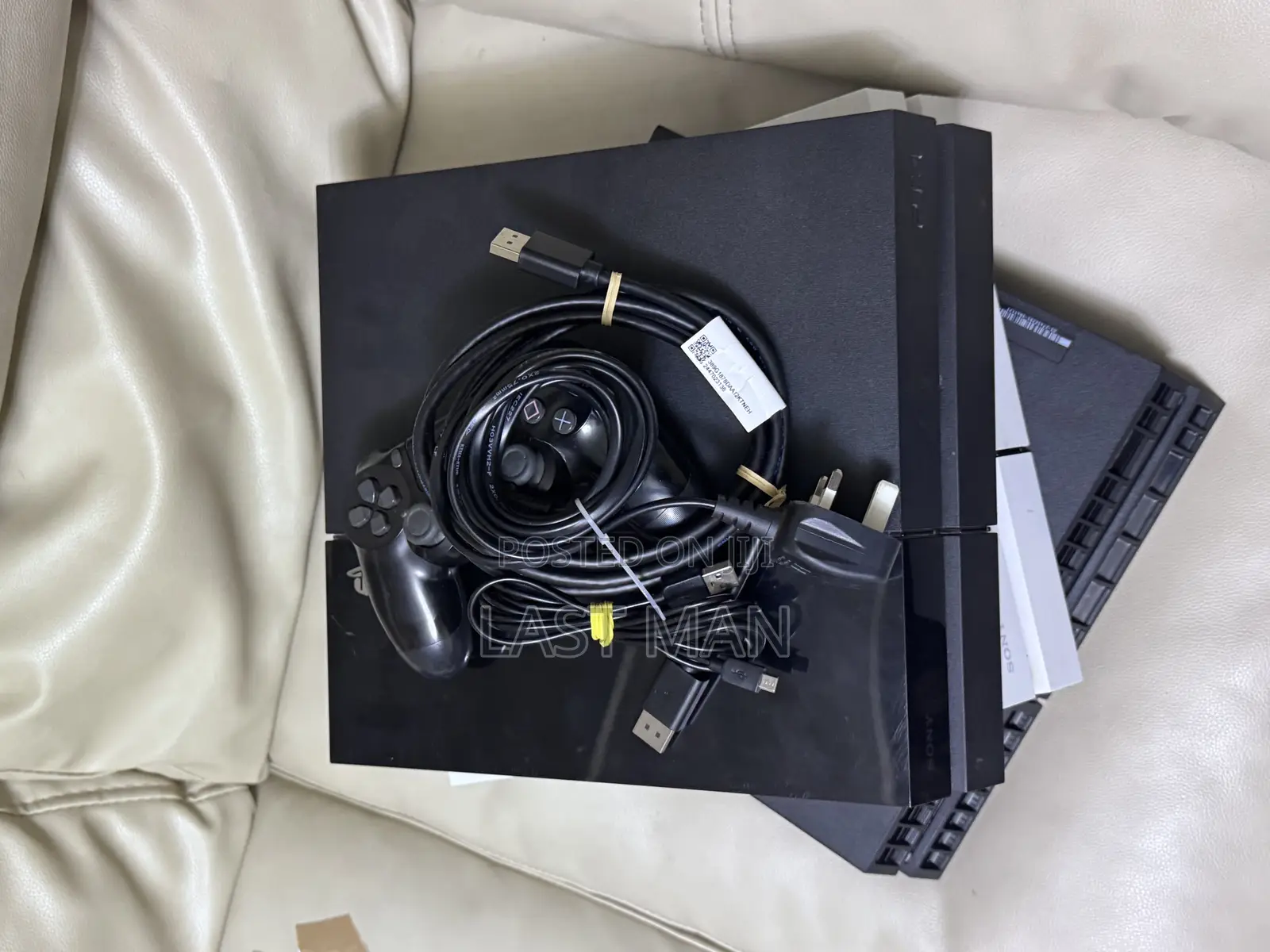 Playstation 4 Standard 500gig-Jailbreak-With 8 Games Installed