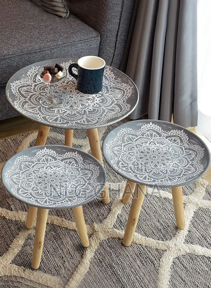 Set of 3 Round Wooden Nesting End Tables - Rustic Brown. Ghx7520
