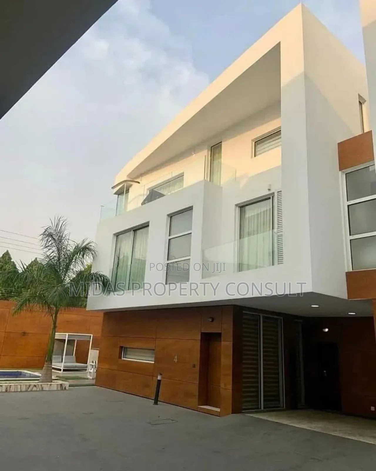 4bdrm Townhouse/Terrace in Airport for sale