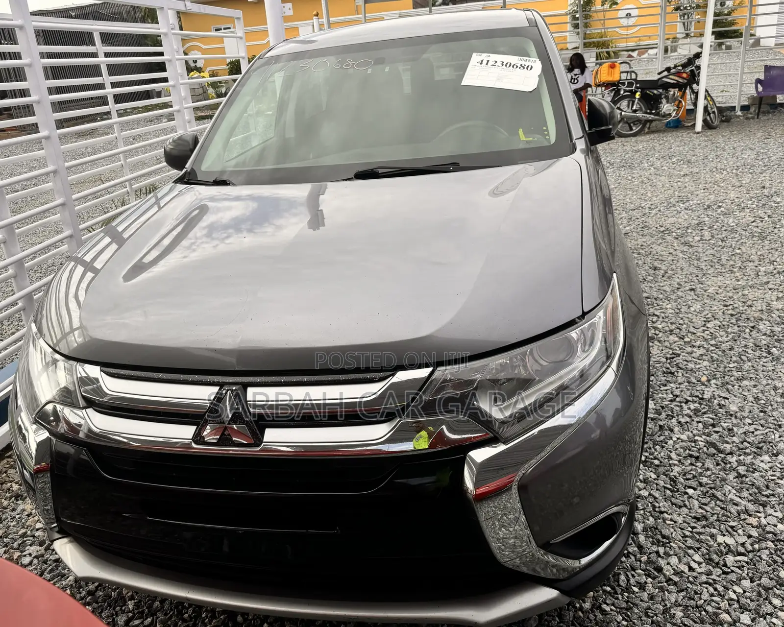 Mitsubishi Outlander 2018 Gray
