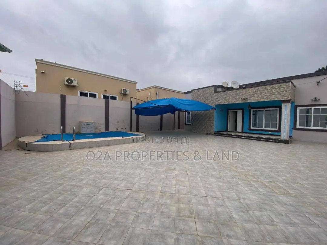 3bdrm Bungalow in Spintex, Baatsona Total for rent