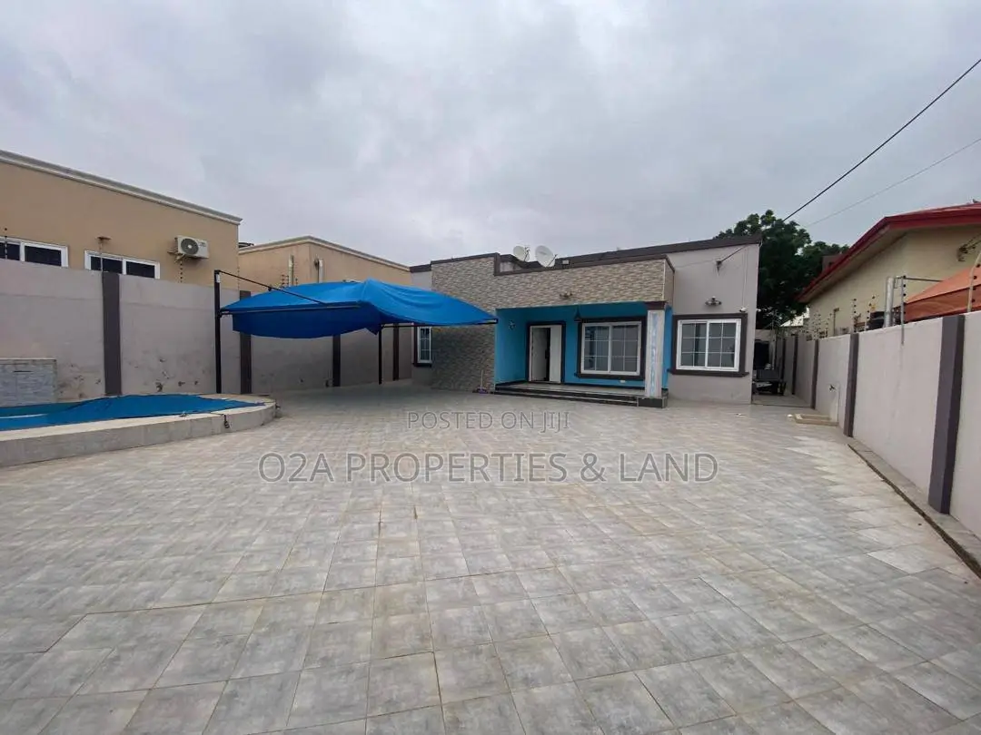 3bdrm Bungalow in Spintex, Baatsona Total for rent
