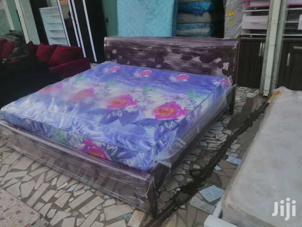 Clasical King-size Bed With Matress