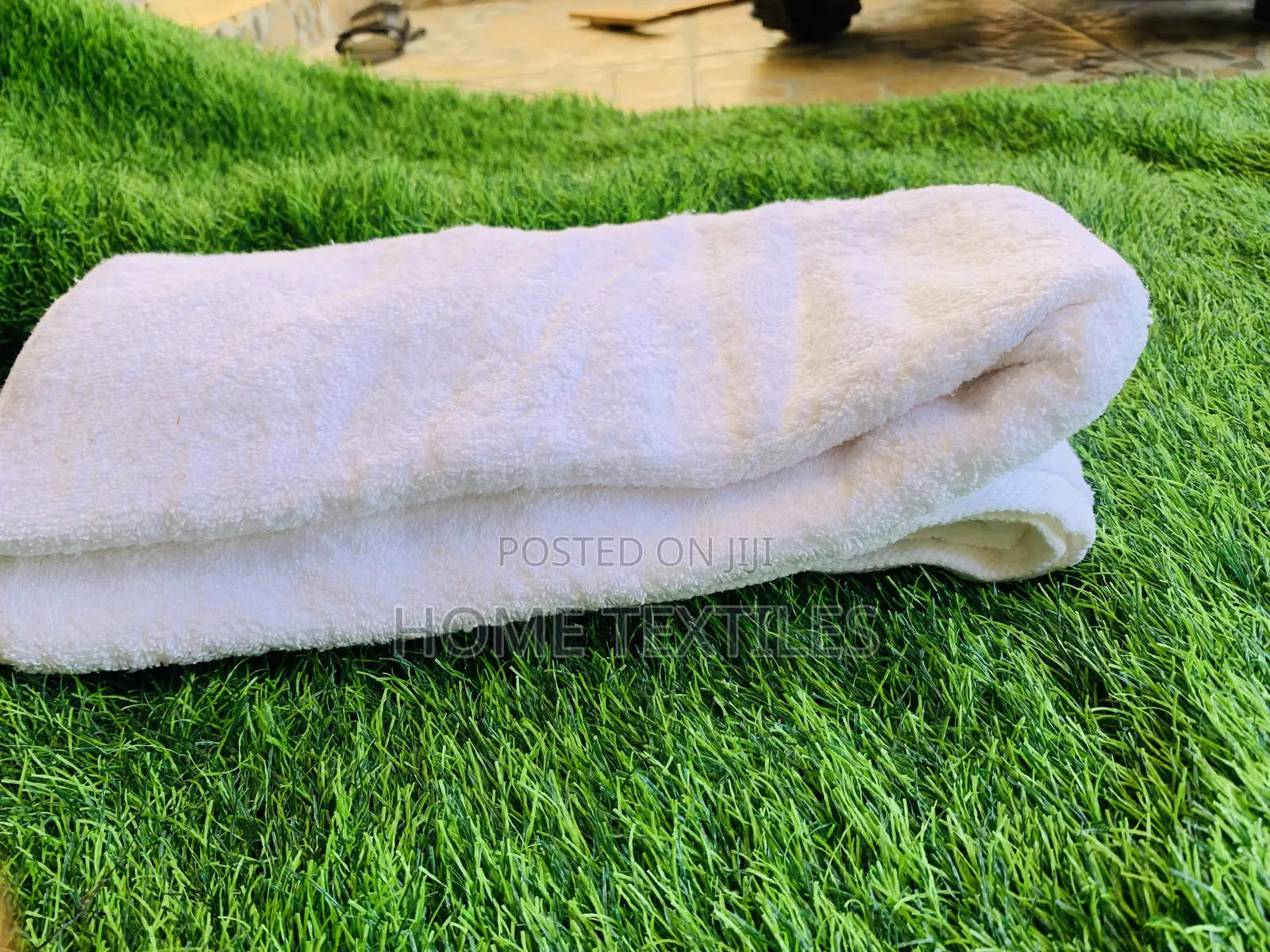 Water Absorbent Large Size White Bath Towel for Hotels,Spa and Gym Use
