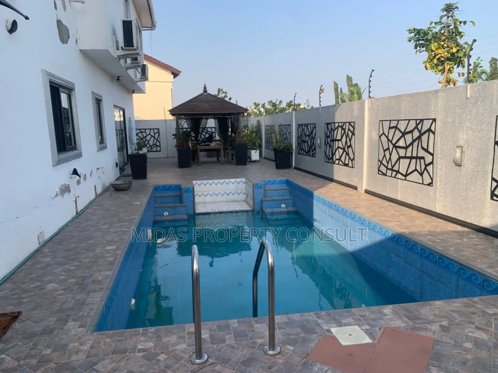 4bdrm House in A&C Mall, East Legon for sale