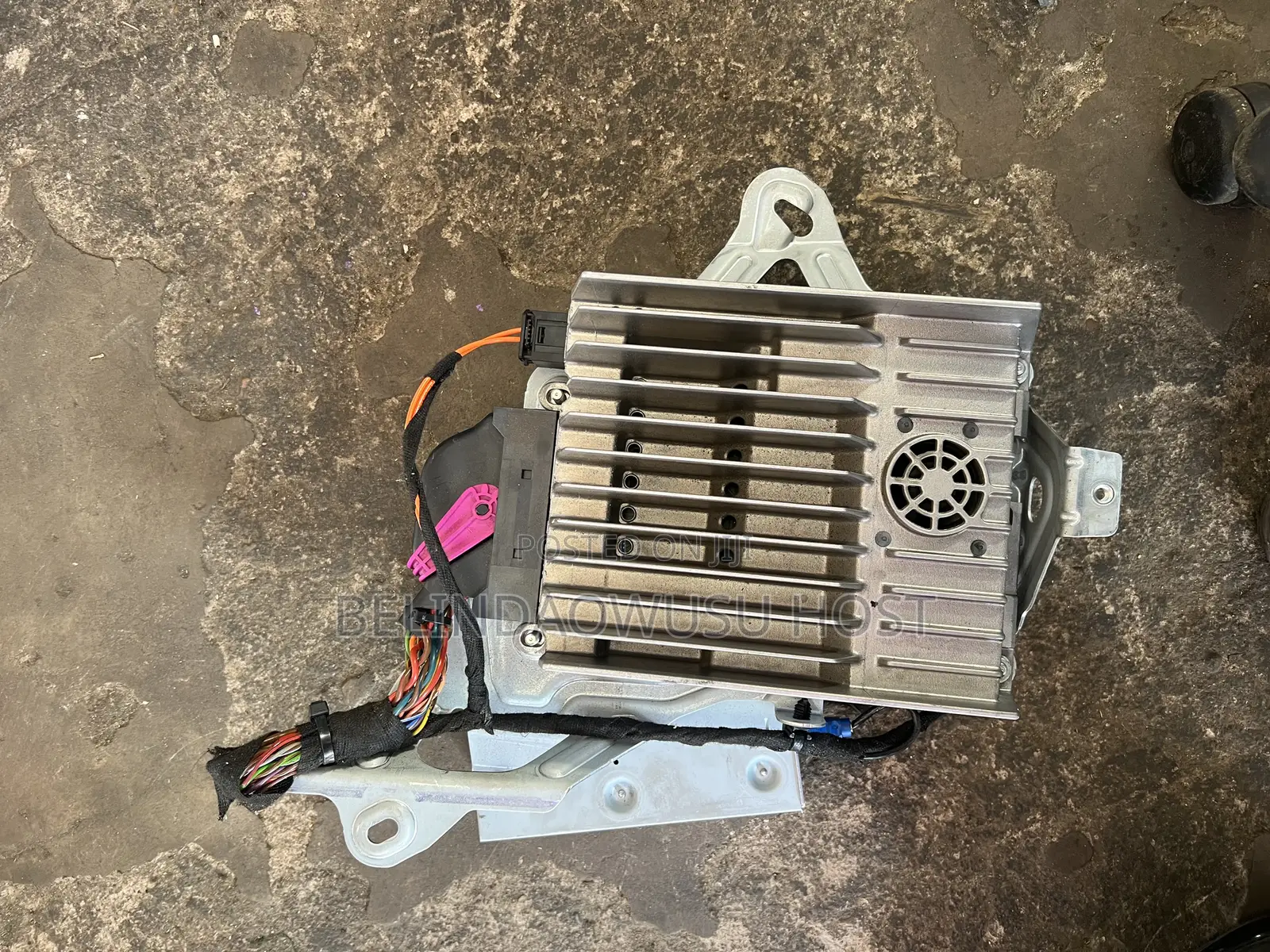 E 400 Speaker Booster