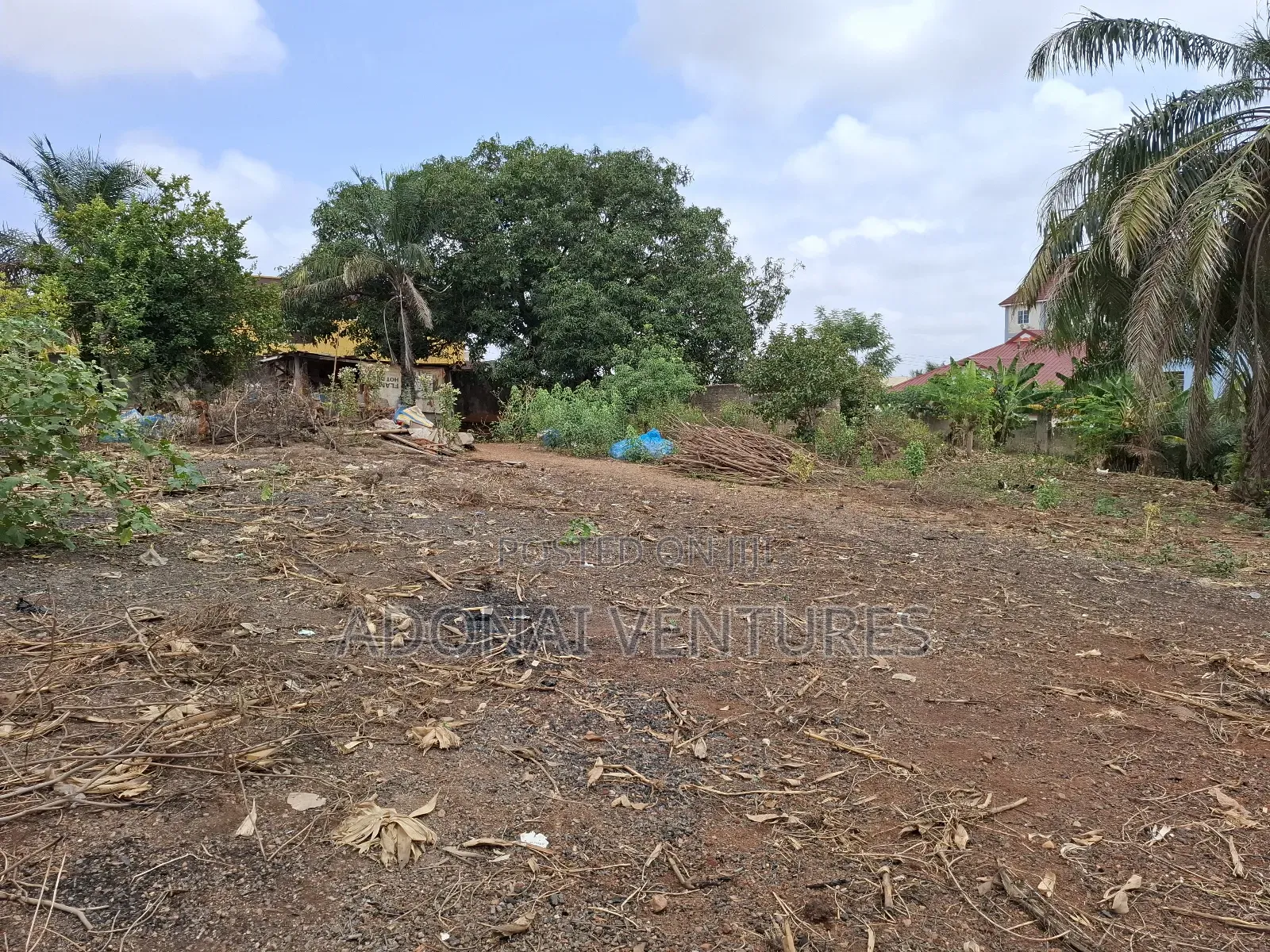 One Full Plot of Land for Sale in T U C