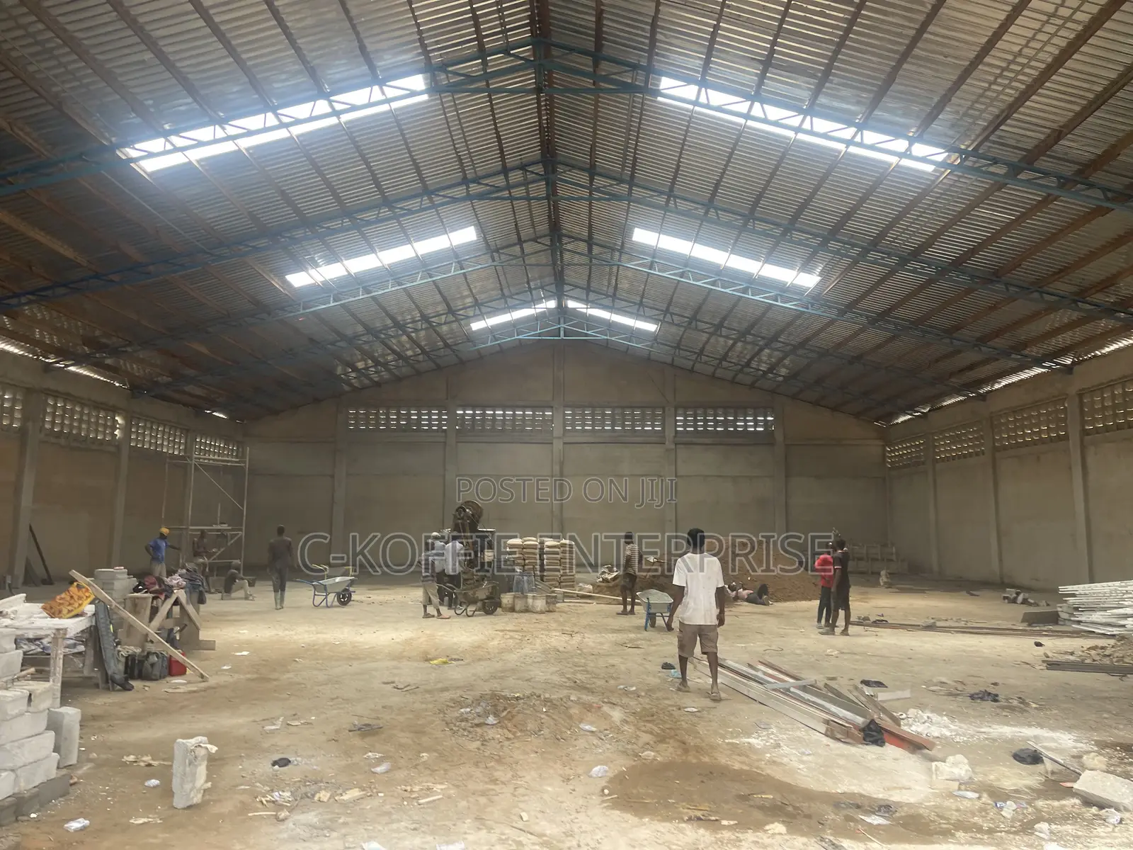 1200 SQM + 3bedrooms at Tantra for Rent