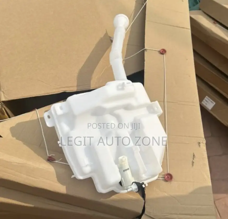 Mitsubishi Outlander 2016,2017,2019,2020, Wiper Bottle Available