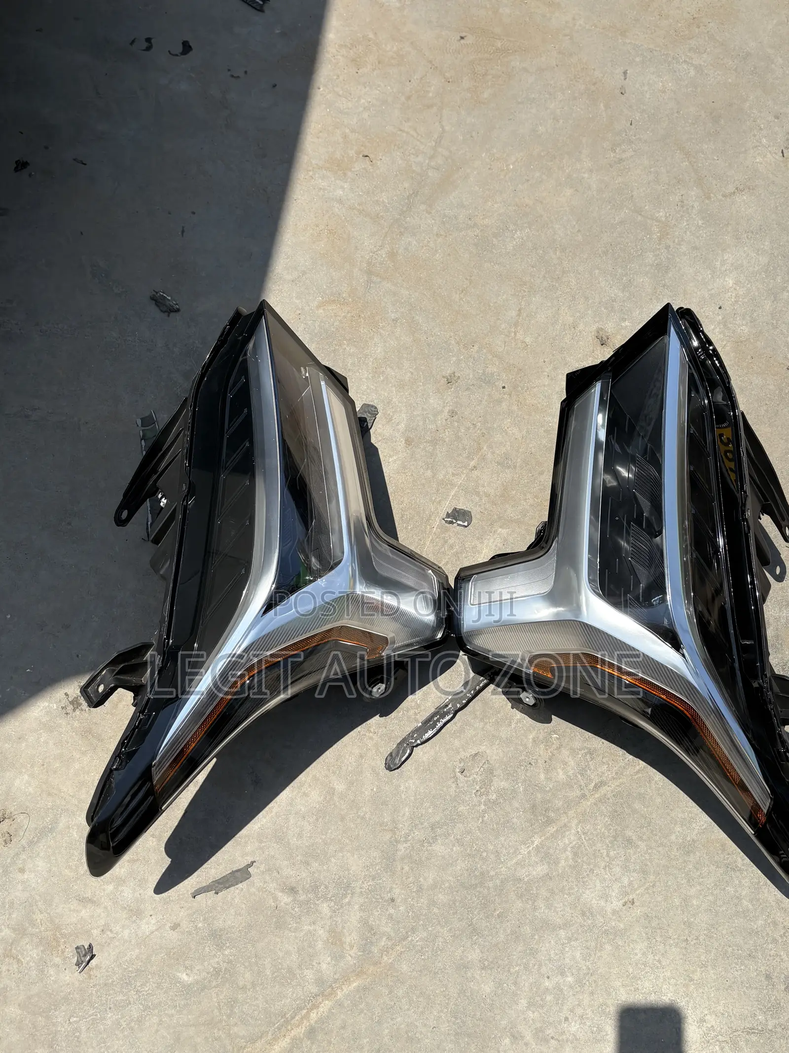 Toyota Tundra 2022,2023,2024,2025, Headlight Available