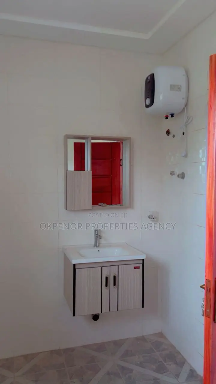 5bdrm House in Ablekuma, Accra Metropolitan for sale