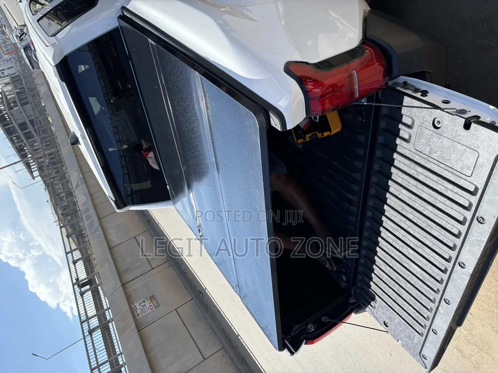 Toyota Tacoma 2023,2024,2025, Bucket Cover Available