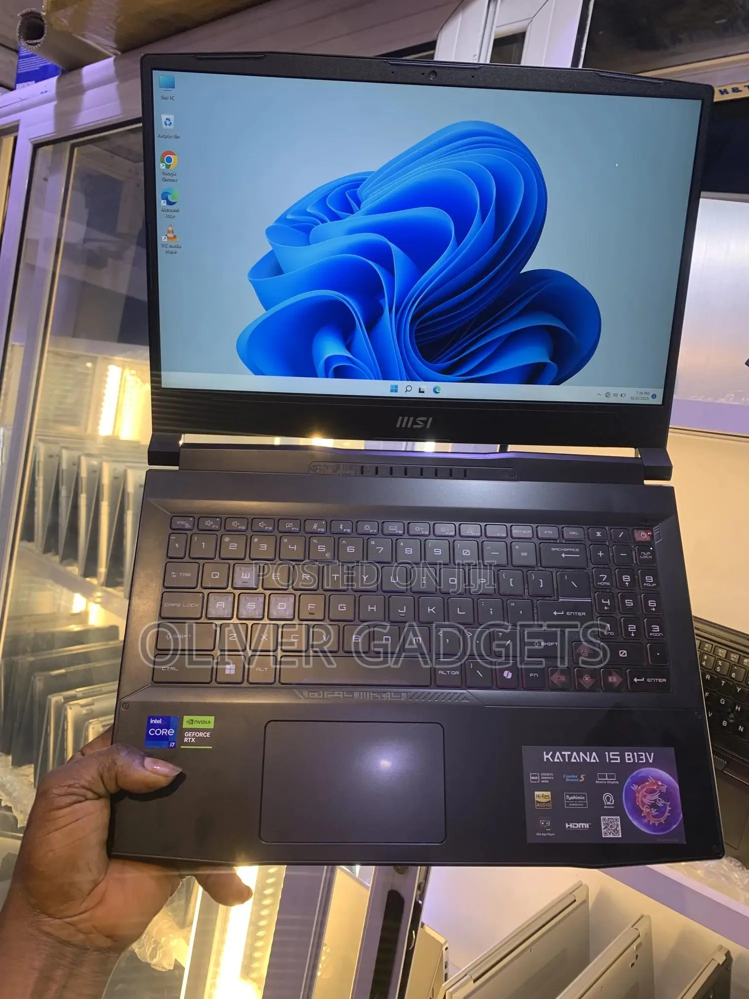 Laptop MSI Katana 15 16GB Intel Core I7 SSD 1T