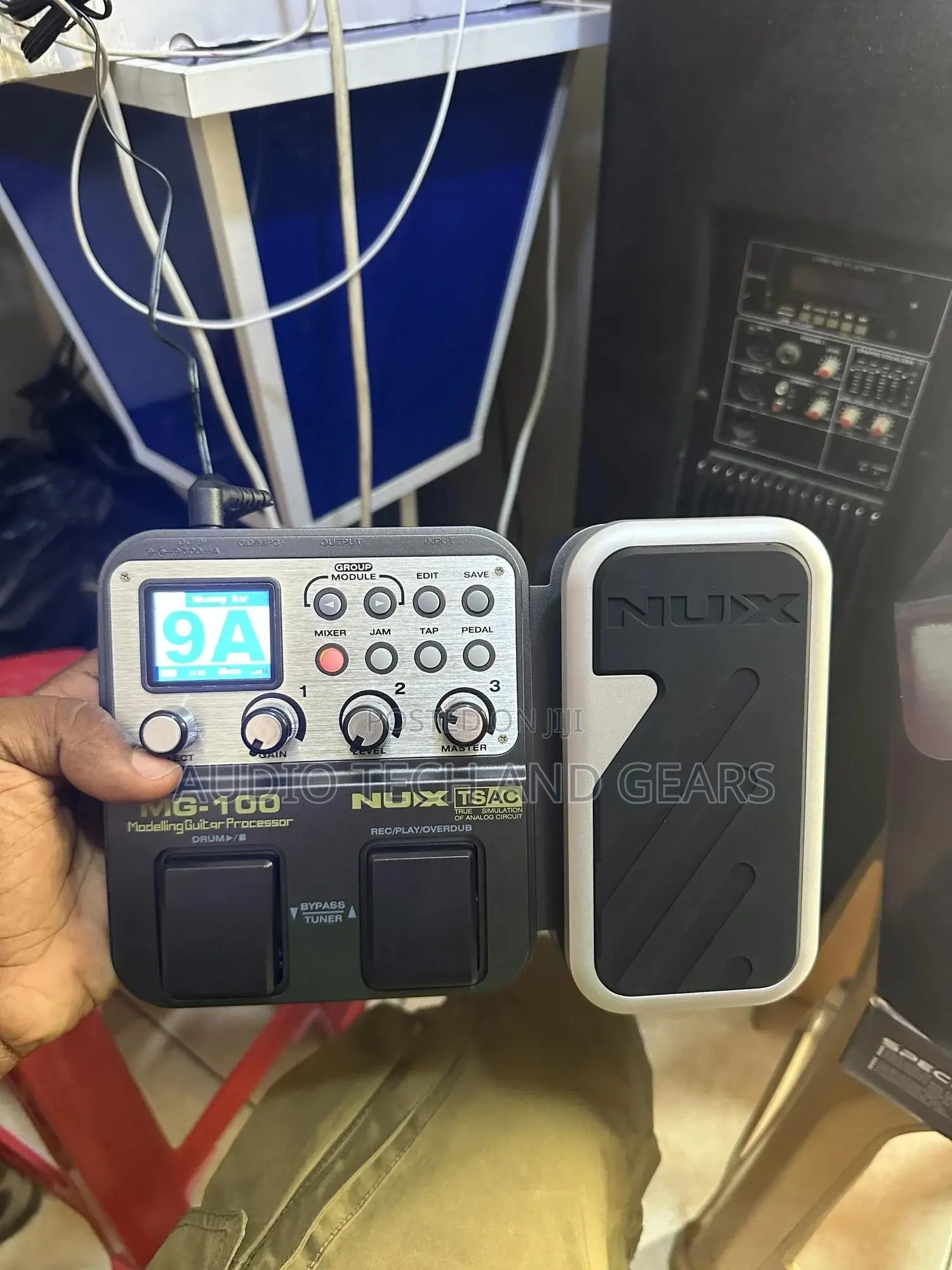 Nux Mg-100 Modeling Guitar Processor