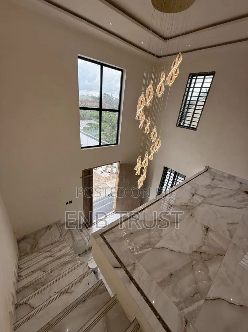 5bdrm Duplex in Adenta Snnit Flats for sale