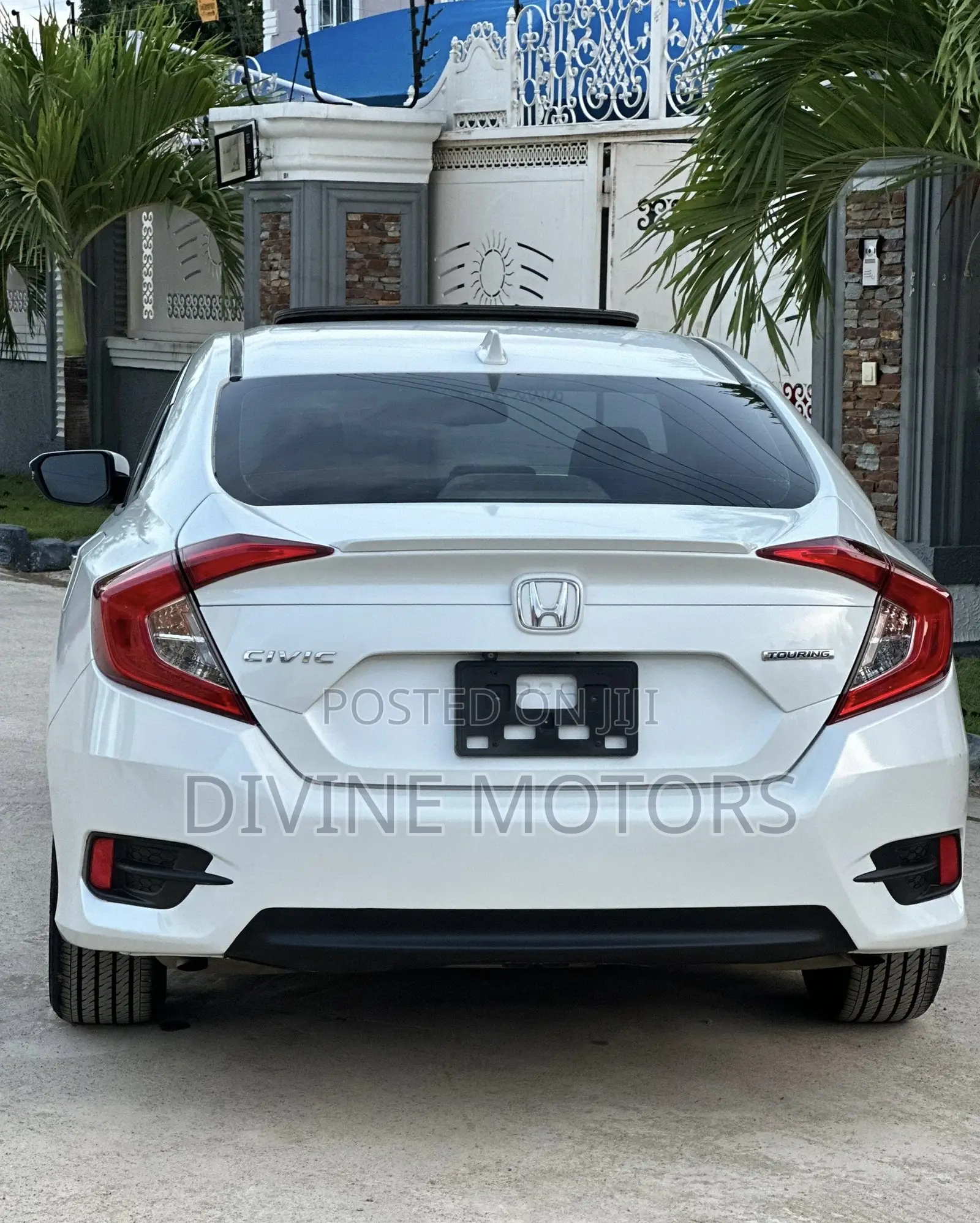 Honda Civic Touring Coupe 2018 White