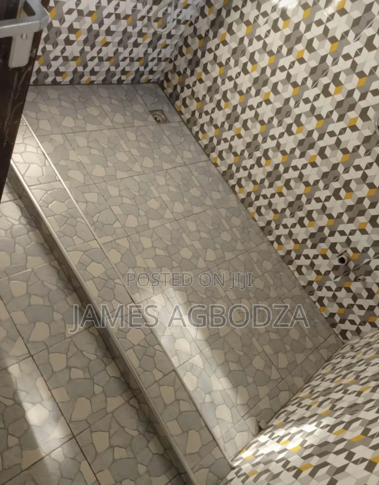 I’M a Professional Master Tiler