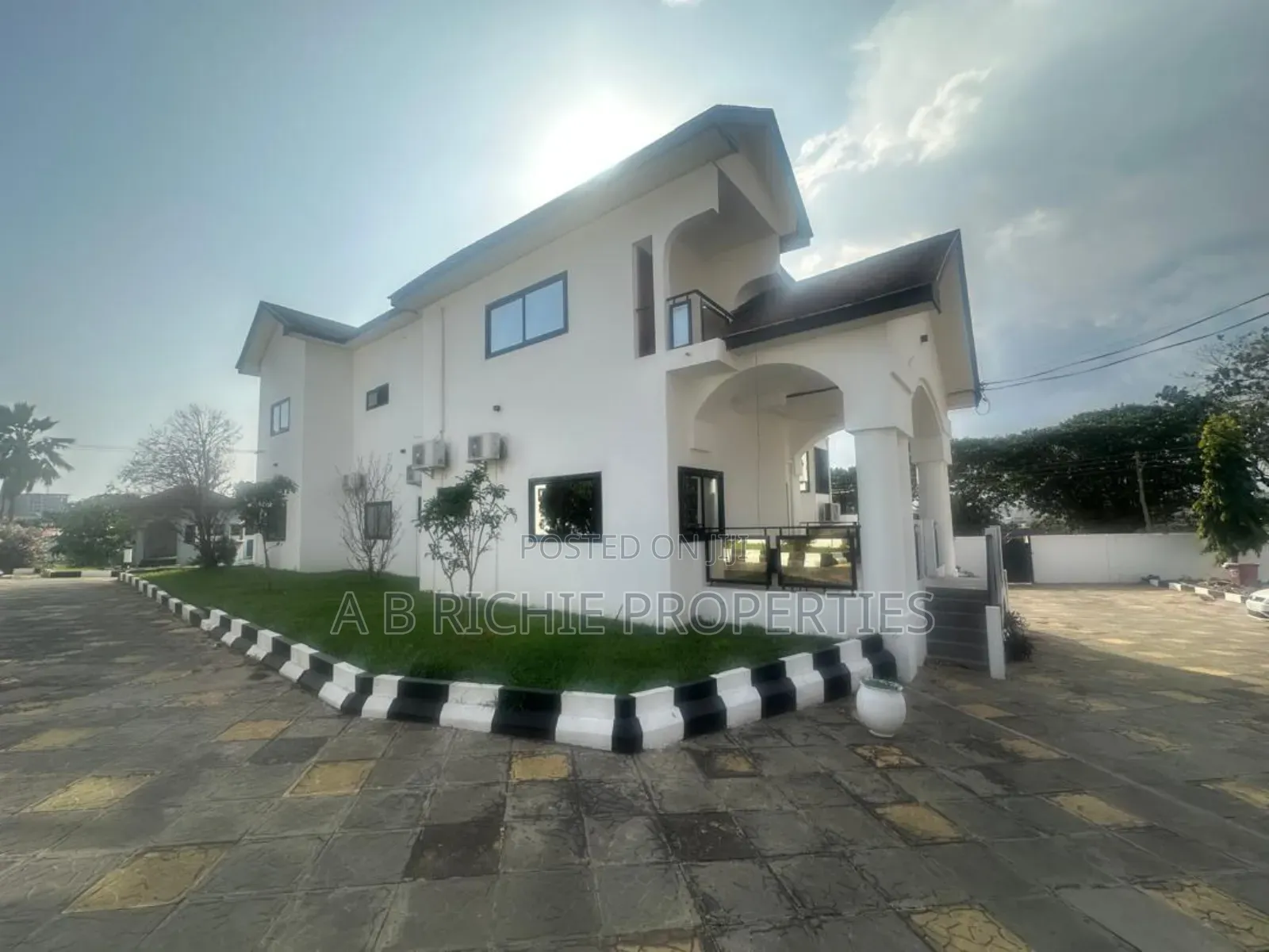 6bdrm House in Ab Richie Properties, Airport Residential Area for rent