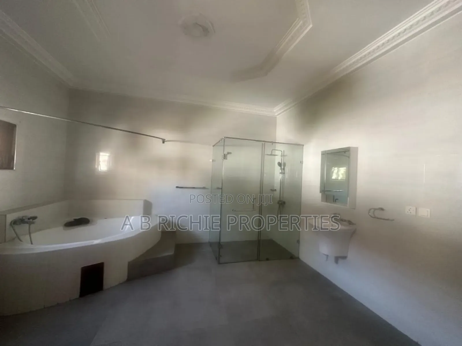6bdrm House in Ab Richie Properties, Airport Residential Area for rent