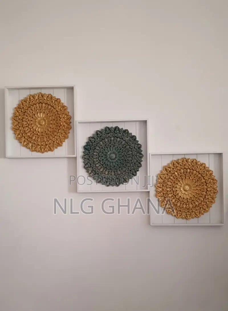 40cm / 15.75" Golden Floral Wall Decoration. Ghx7536