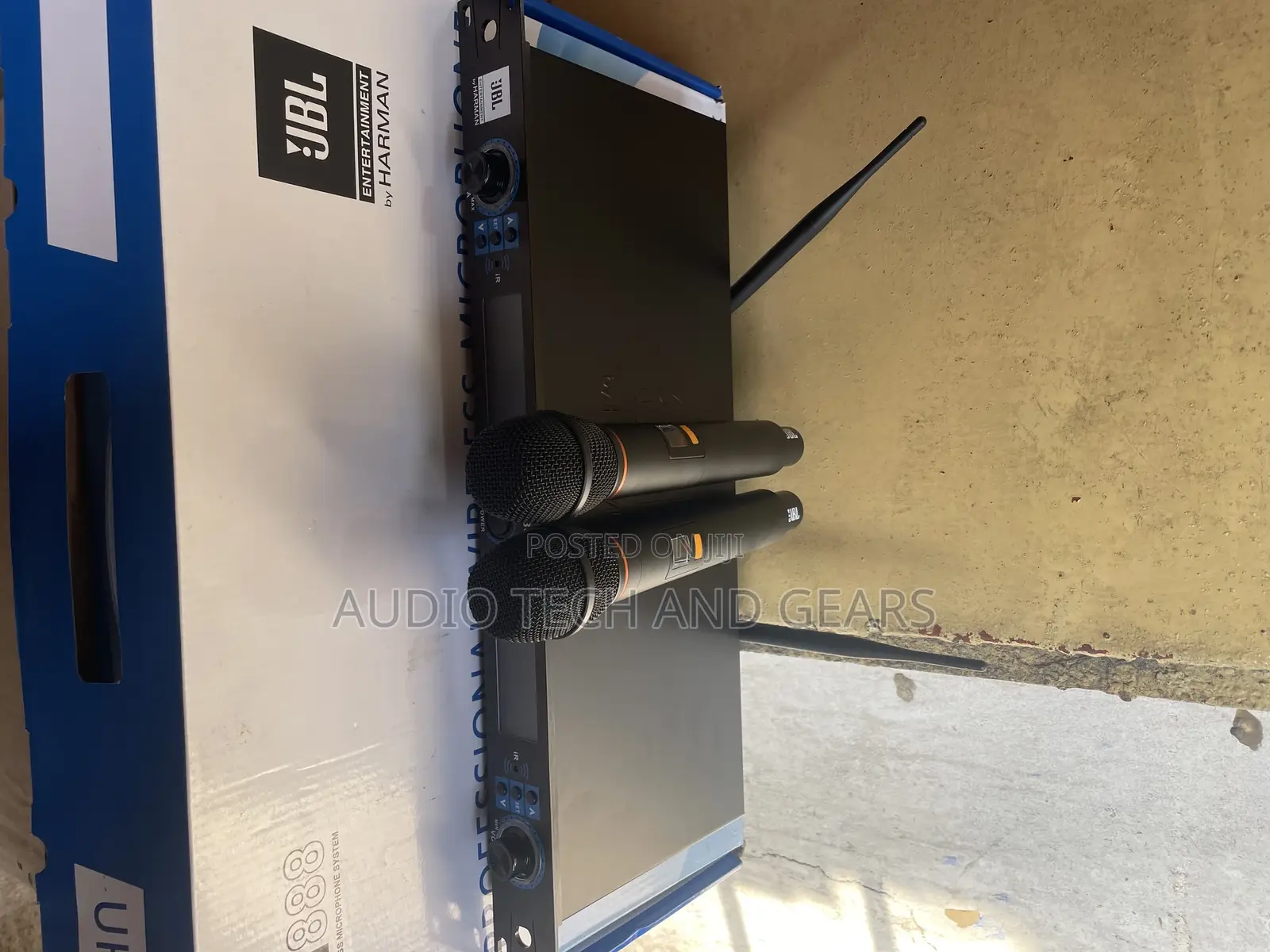 JBL Vm888 2in1 Wireless Microphone