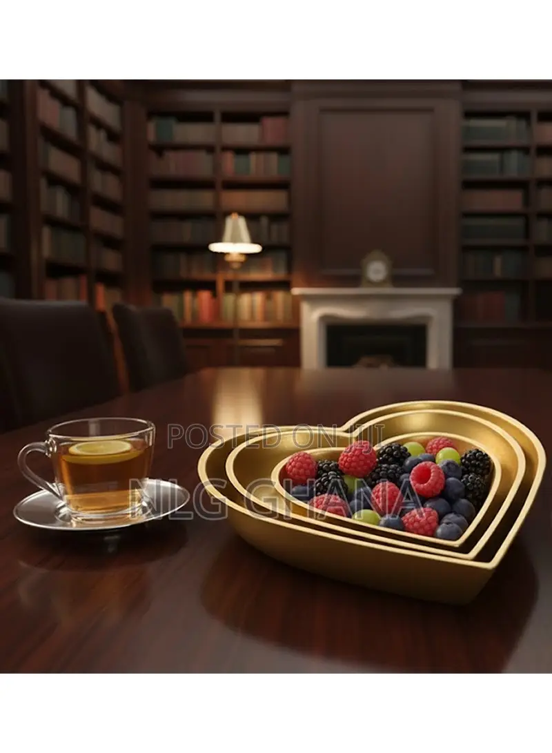 Heart-Shaped Decorative Serving Tray - MDF Wood Plate. Ghx7535