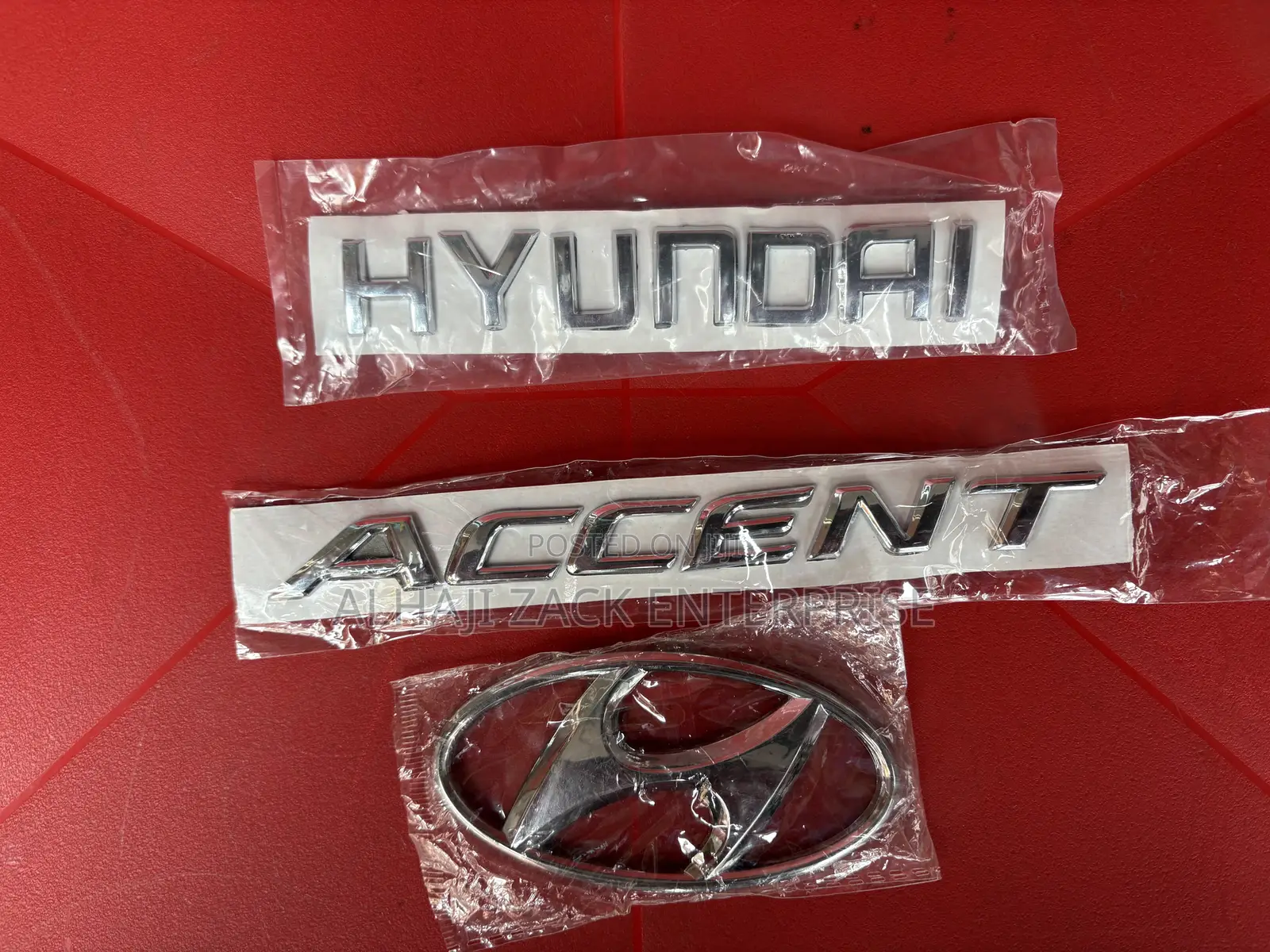 Hyundai Accent Written /Emblem